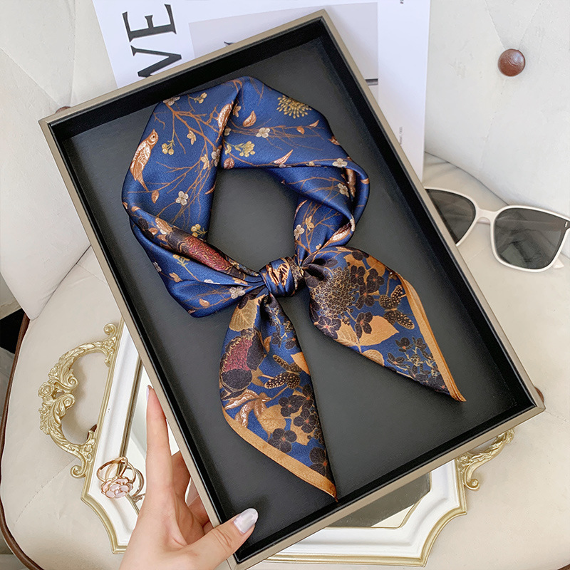Stella Foulard (100% Seta - 68cm)