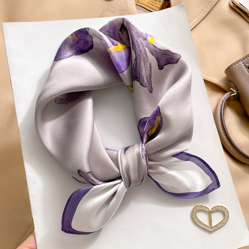 Lilia Foulard (100% Zijde- 53cm)