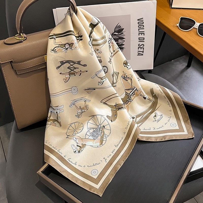 Heidi Foulard (100% silke - 68cm)