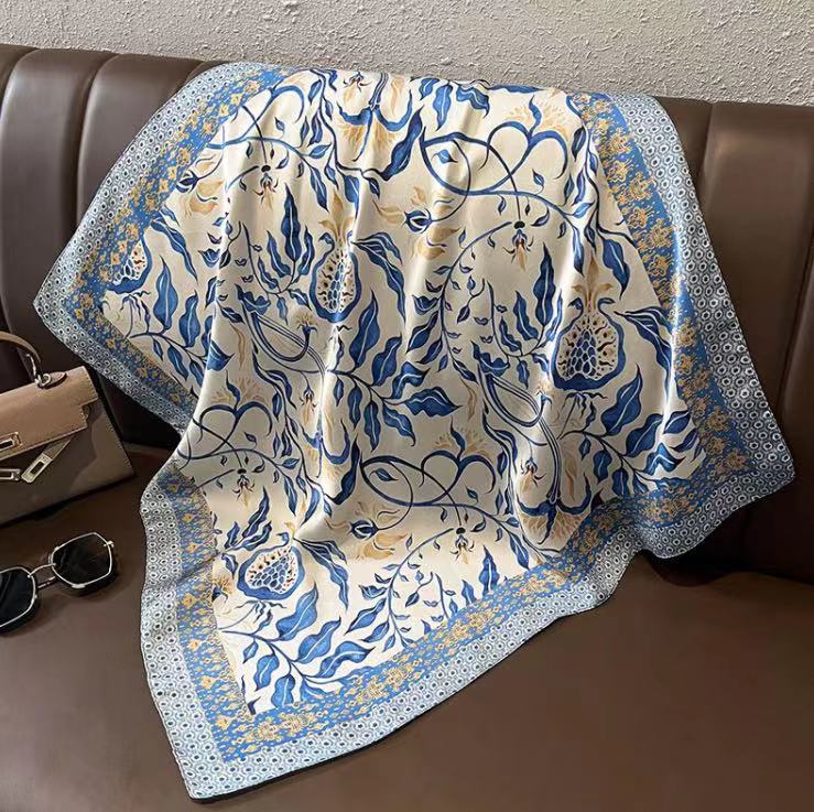 Ylenia Foulard (100% Seta - 68cm)