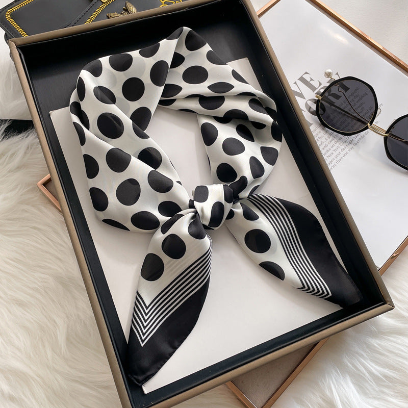 Pois Black Foulard (100% Seta - 68cm)