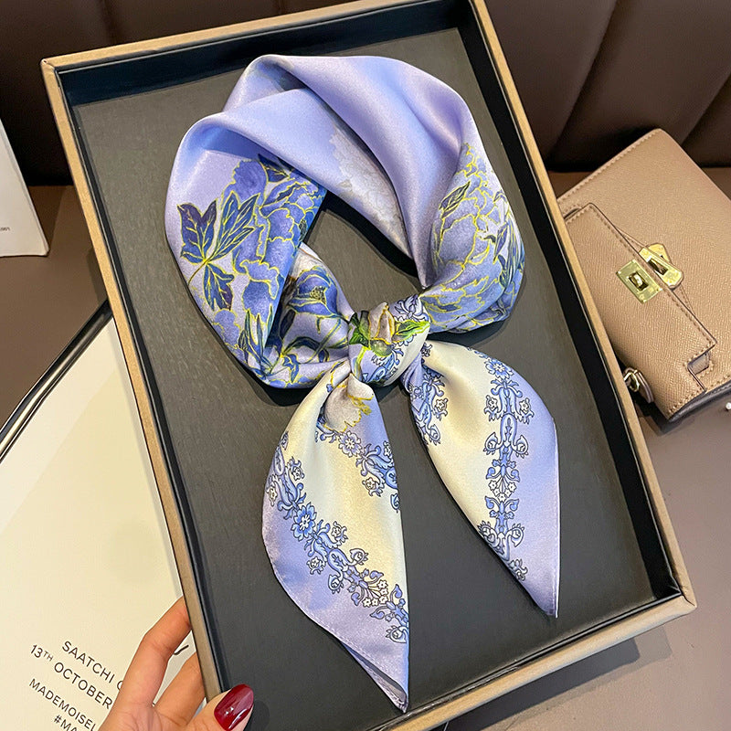Lily Foulard (100% Seta - 68cm)
