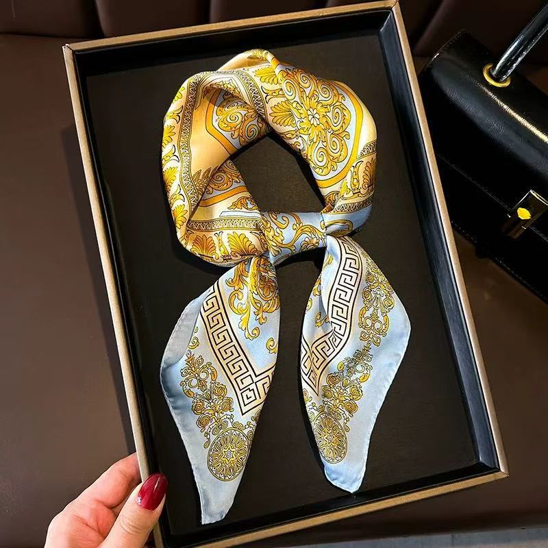 Skylar Foulard (100% Seta - 68cm)