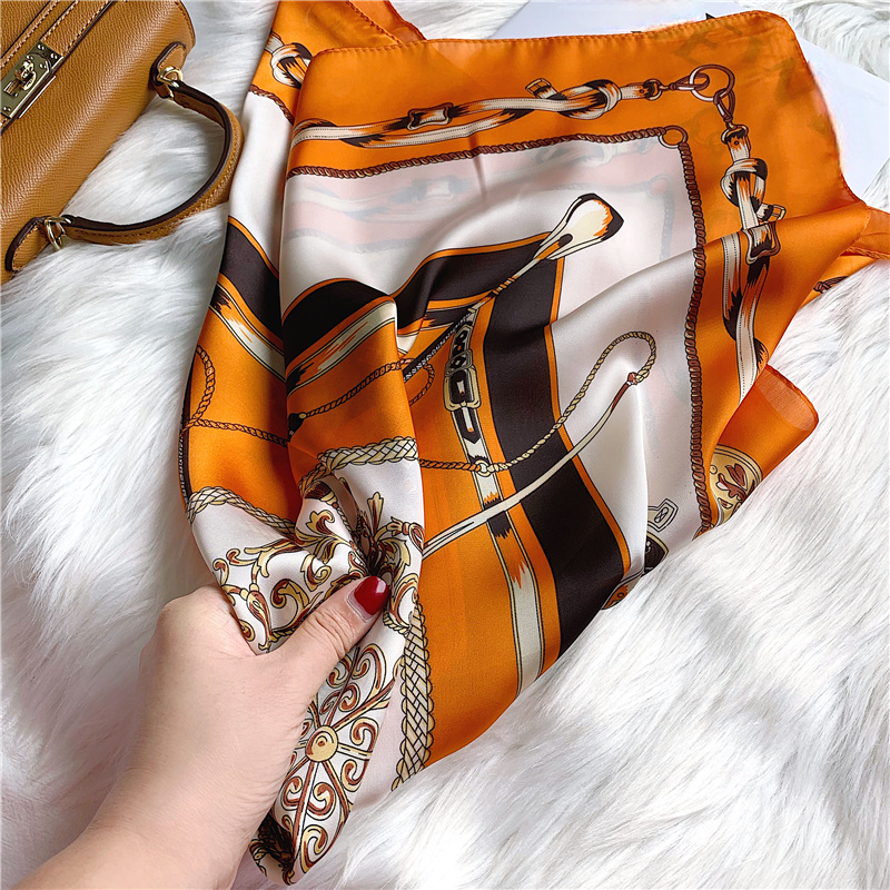 Clotilde Foulard (100% Zijde- 68cm)
