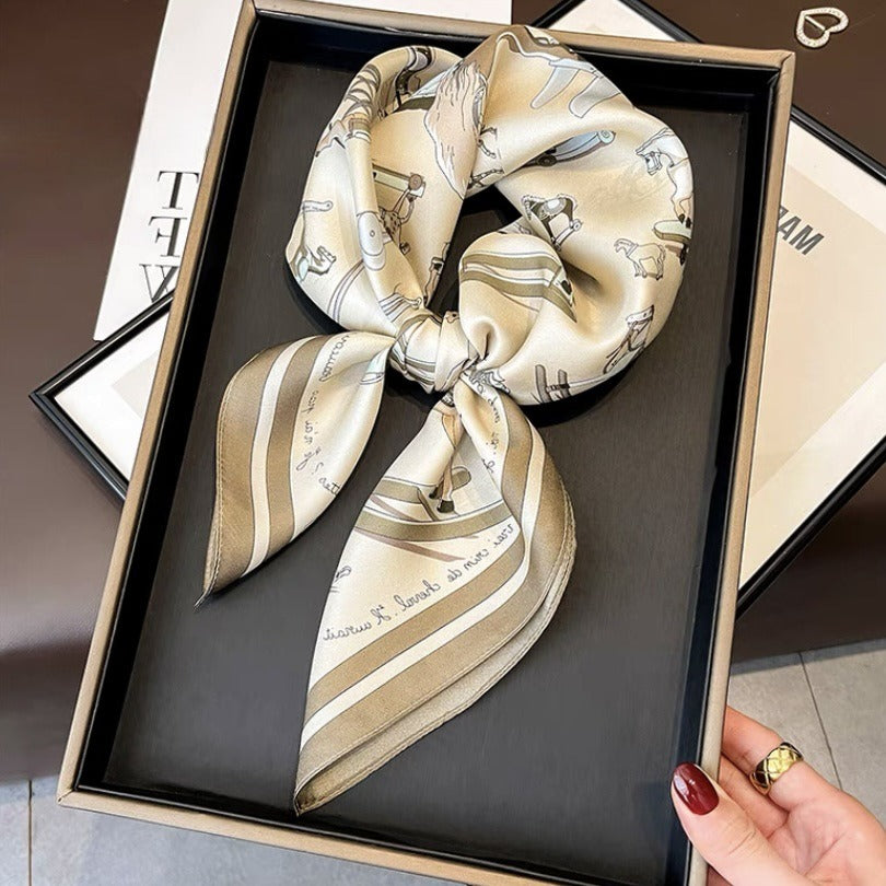 Heidi Foulard (100% silke - 68cm)