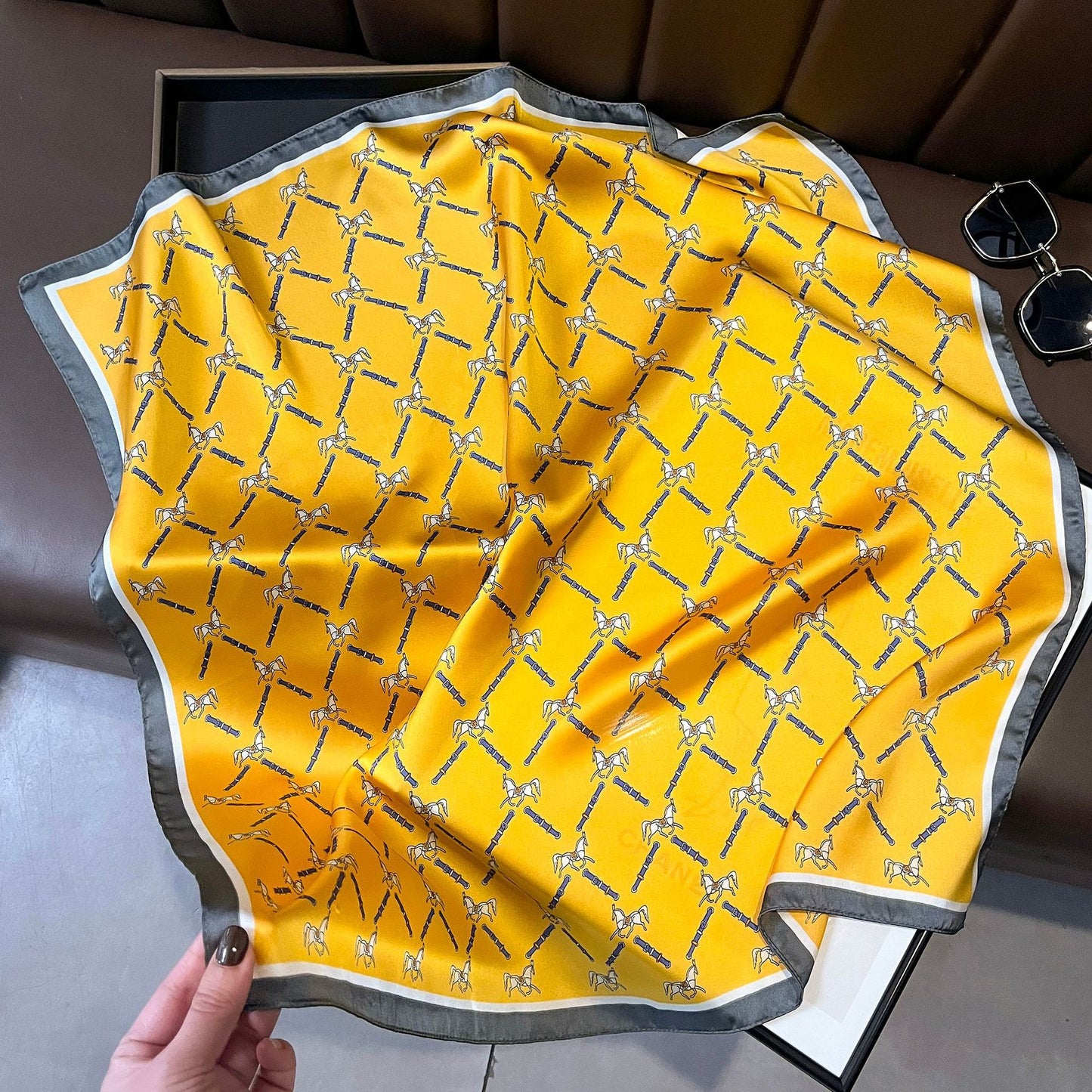 Allegra Foulard (100% Seta - 68cm)
