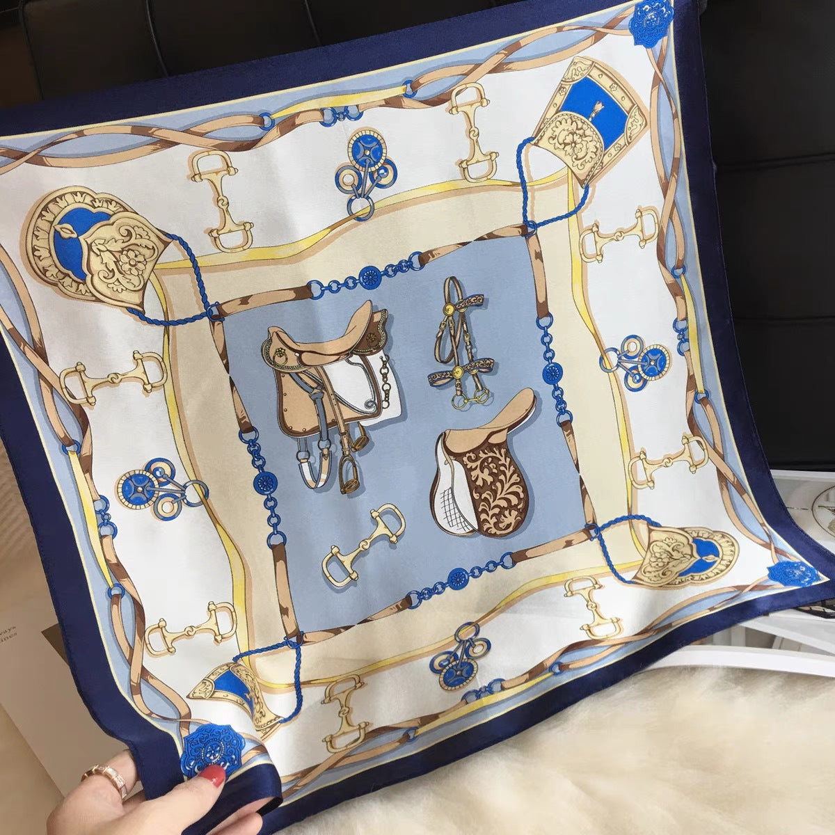 Sara Foulard (100% Seta - 53cm)