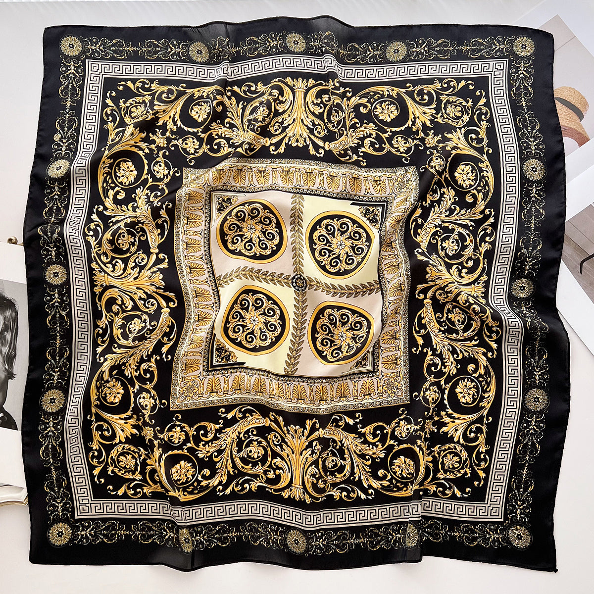 Valeria Foulard (100% Seda - 70cm)