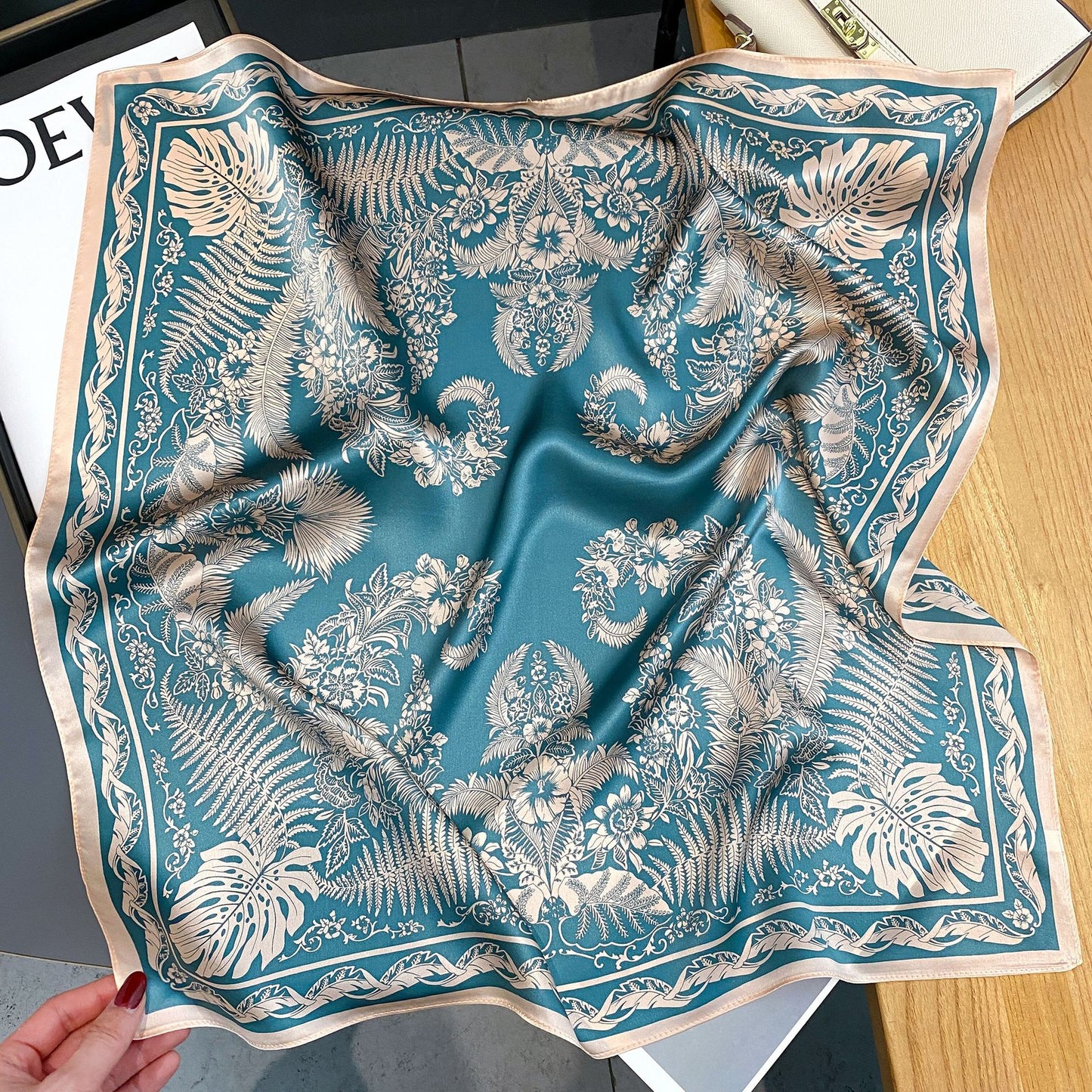 Perla Foulard (100% Seta - 68cm)