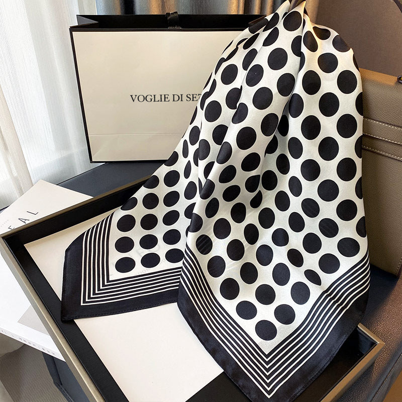 Pois Black Foulard (100% Seta - 68cm)