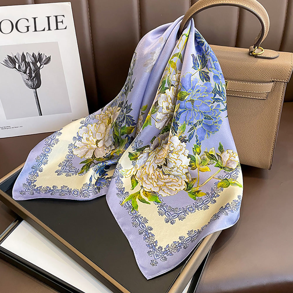 Lily Foulard (100% Seta - 68cm)