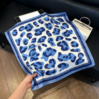 Blue Leopard Foulard (100% Silke - 68cm)