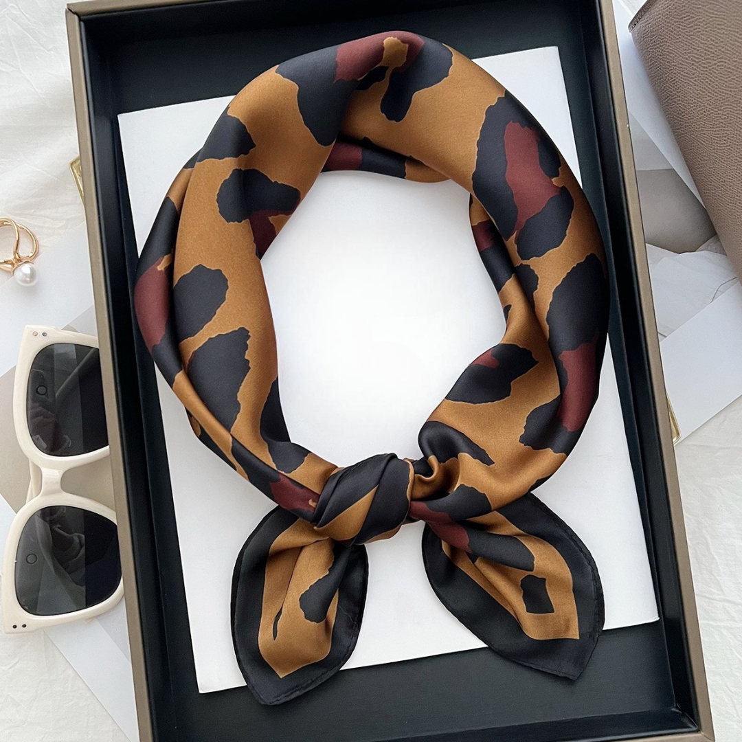 Mini Leo Foulard (100% Silk - 53cm)