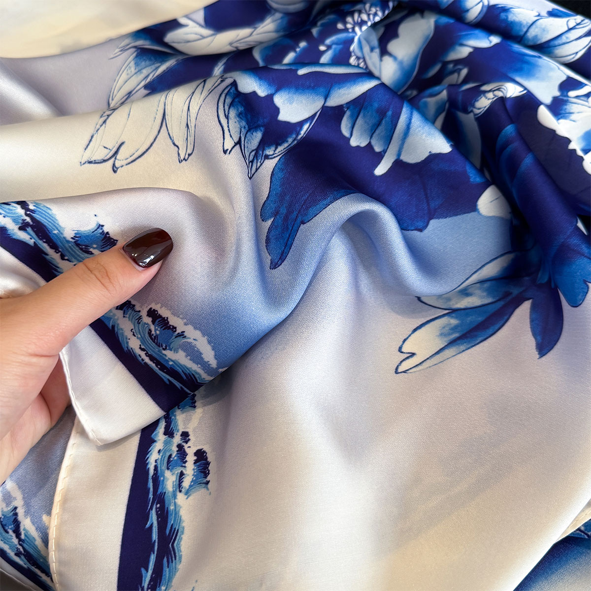 Lia Foulard (175cm - 100% Seide)