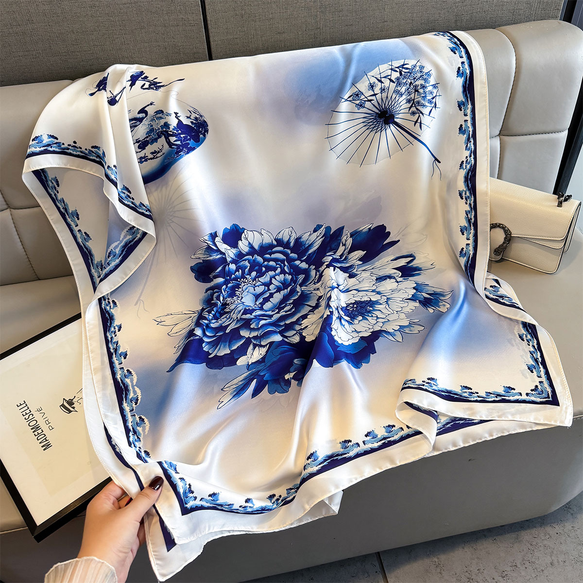 Lia Foulard (175cm - 100% Seide)
