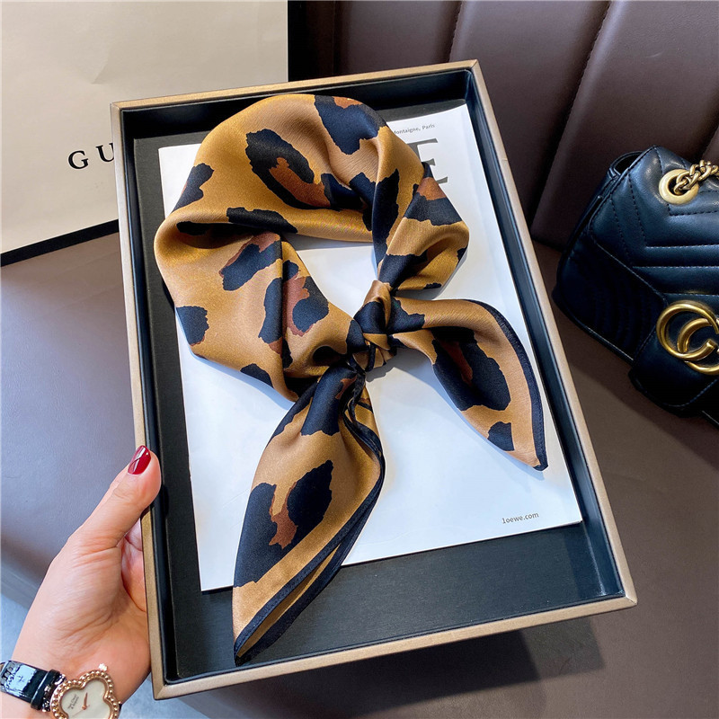Leo Foulard (100% Zijde - 68cm)