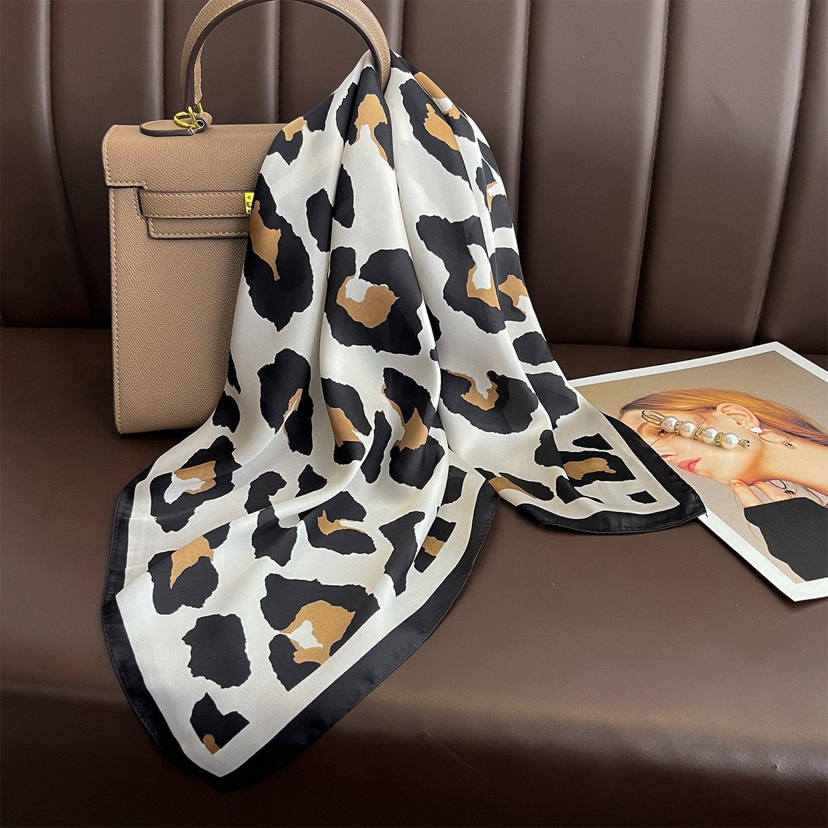 Leo White Foulard (100% Jedwab - 68cm)