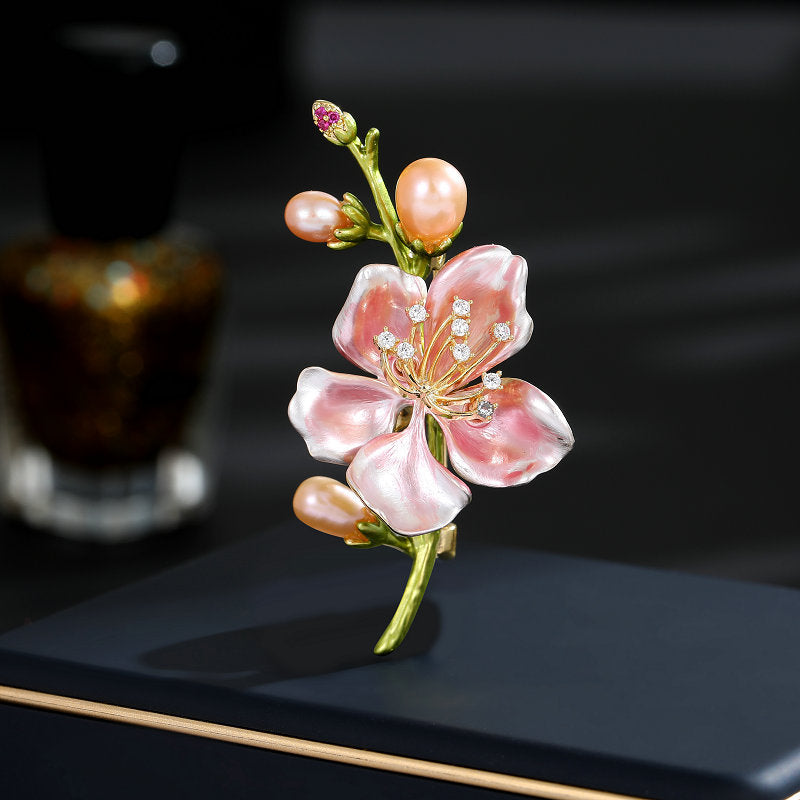 Magnolia brooch with freshwater pearls - pink