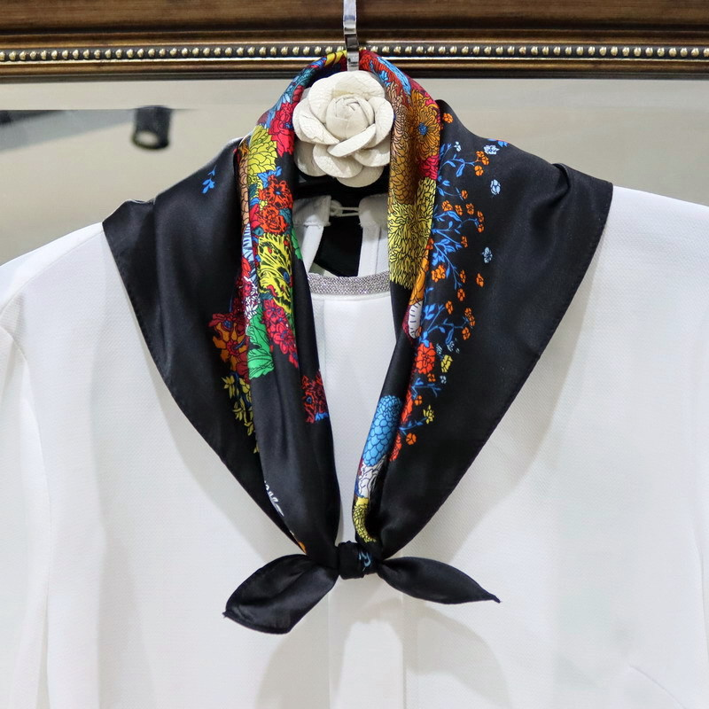 Helvira Foulard (100% Zijde - 68cm)