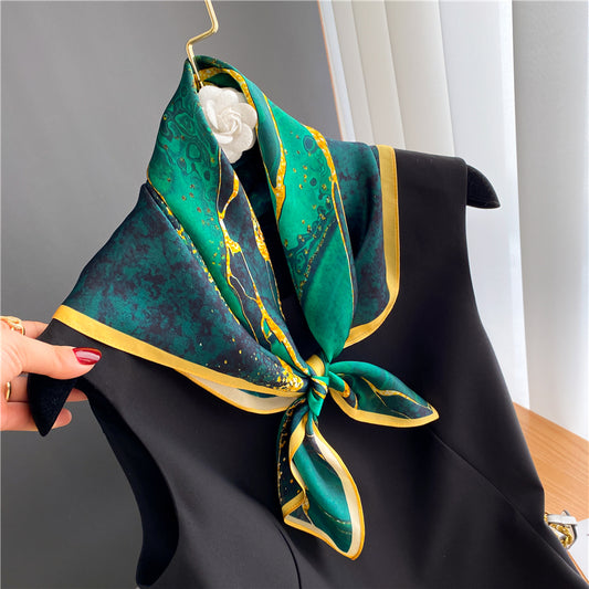 Elodie Foulard (100% Silke - 68cm)