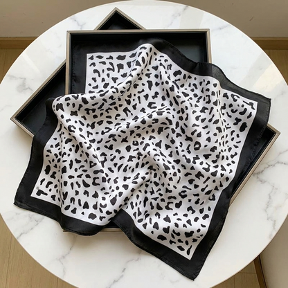 Leo Black Foulard (100% Jedwab - 68cm)