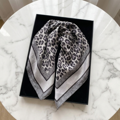 Leo Grey Foulard (100% Jedwab - 68cm)